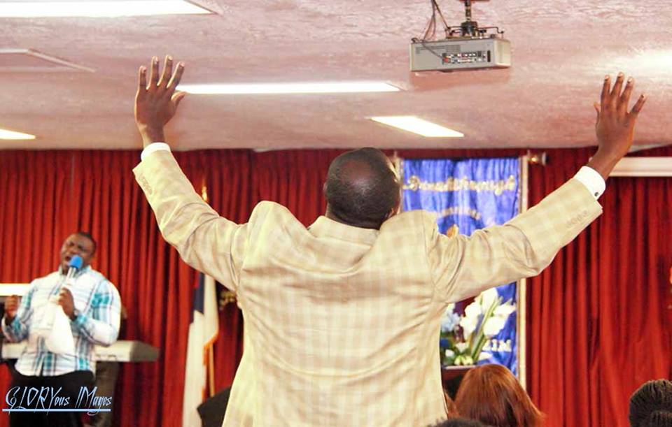 Minister Stein ministering @ Breakthrough Evangelistic Ministries International in Woodbridge, VA during their Breakthrough Hour Monthly Service.